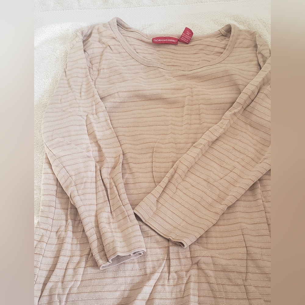 Gloria Vanderbilt gently  used long sleeve top size XL